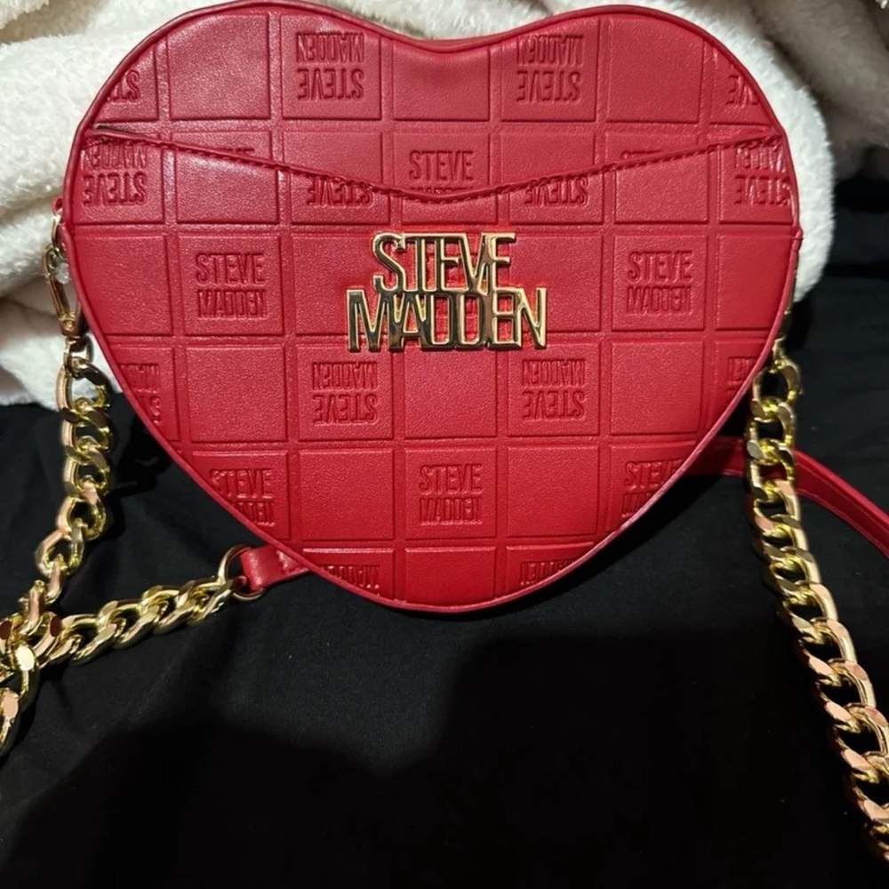 Steve Madden heart crossbody